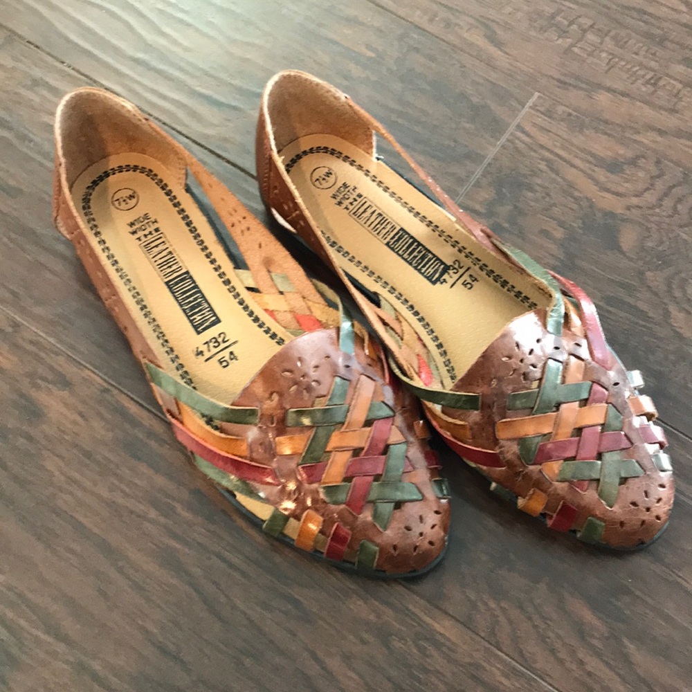 Leather woven shoes